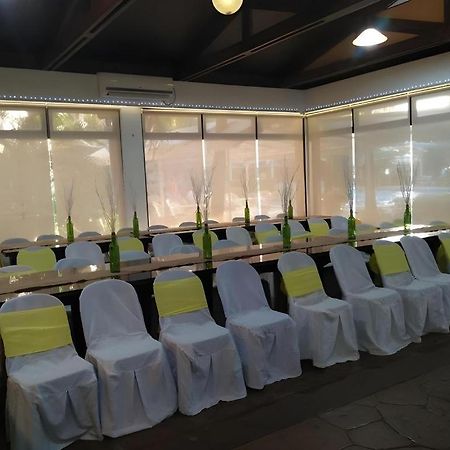 Moonbay Marina The Villas Olongapo Exterior photo