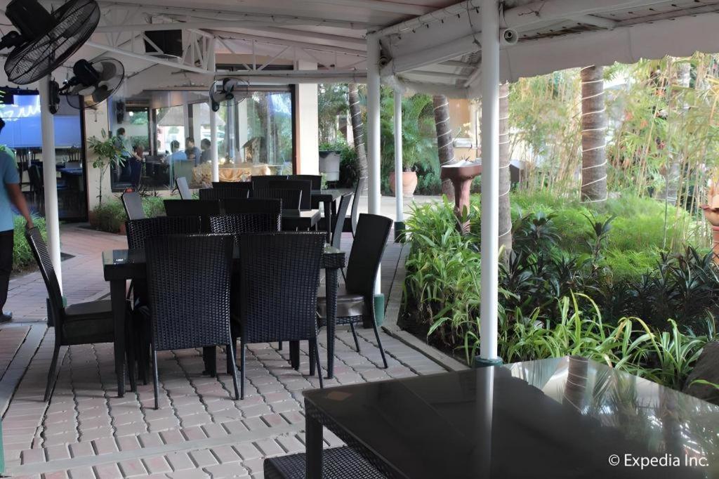 Moonbay Marina The Villas Olongapo Exterior photo