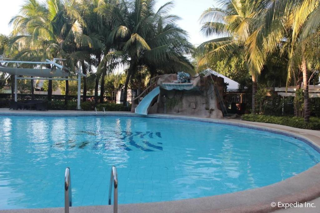 Moonbay Marina The Villas Olongapo Exterior photo
