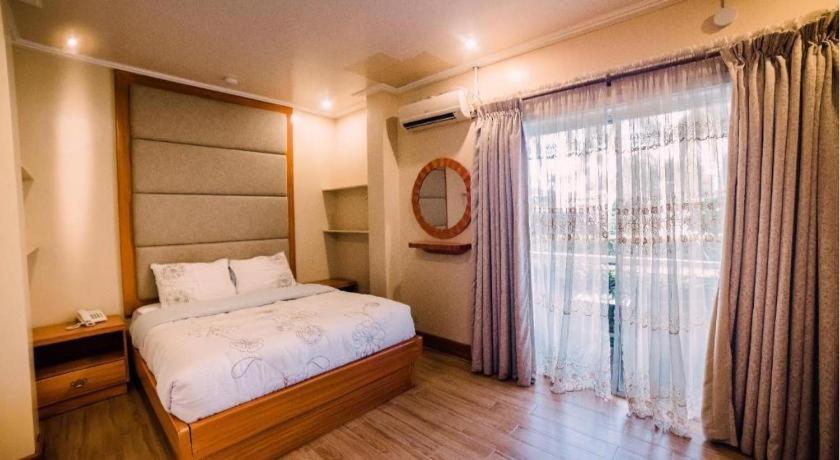 Moonbay Marina The Villas Olongapo Exterior photo