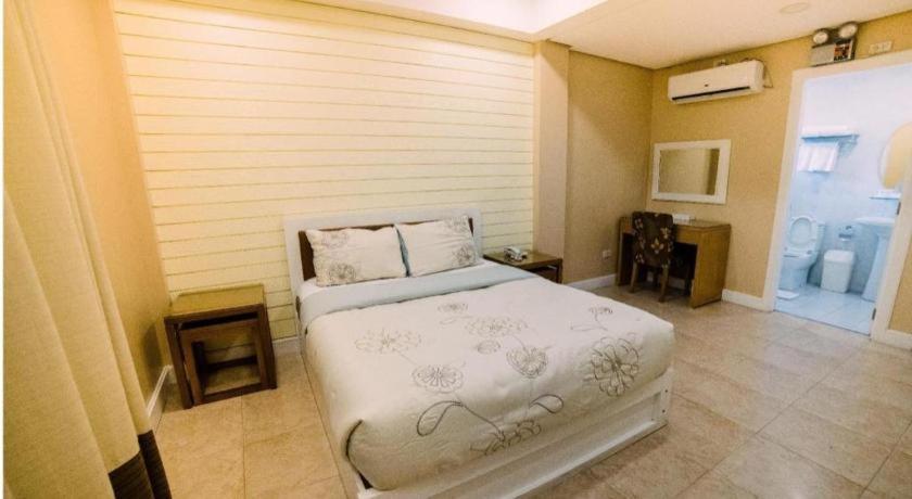 Moonbay Marina The Villas Olongapo Exterior photo