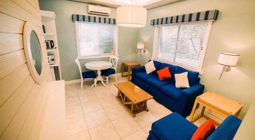 Moonbay Marina The Villas Olongapo Exterior photo